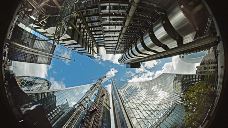 Hochh&auml;user von unten fotografiert