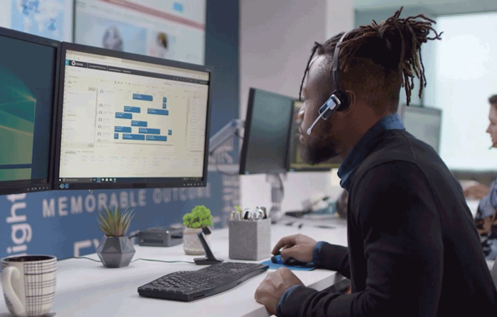 Customer service agent using Field Service