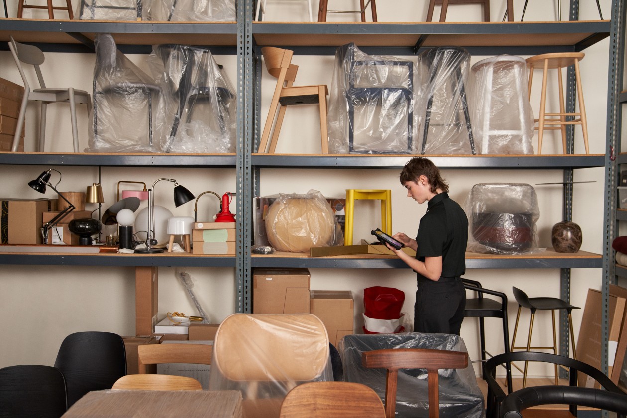 Customer service picking and packing online orders, analyzing data and managing inventory in the storeroom