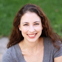 Laura Pfeifer Vardoulakis의 초상화