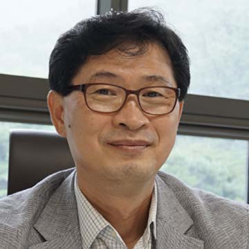Kyoung Mu Leeの肖像