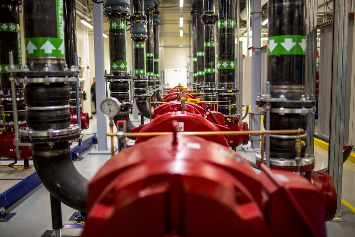 Real people. IT professionals build and maintain the LinkedIn server farm which operates on 100% renewable energy. Power is hydro-generated and managed efficiently on-site with minimum new draw from external grid. State-of-the-art facility uses eco-friendly solutions such as using reclaimed water to cool the data center
