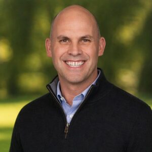 Headshot of Tom Davis.