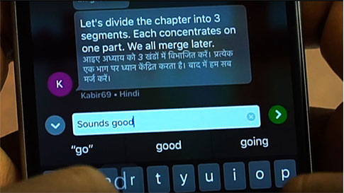 Nahaufnahme der Translator App, die auf einem Smartphone verwendet wird.